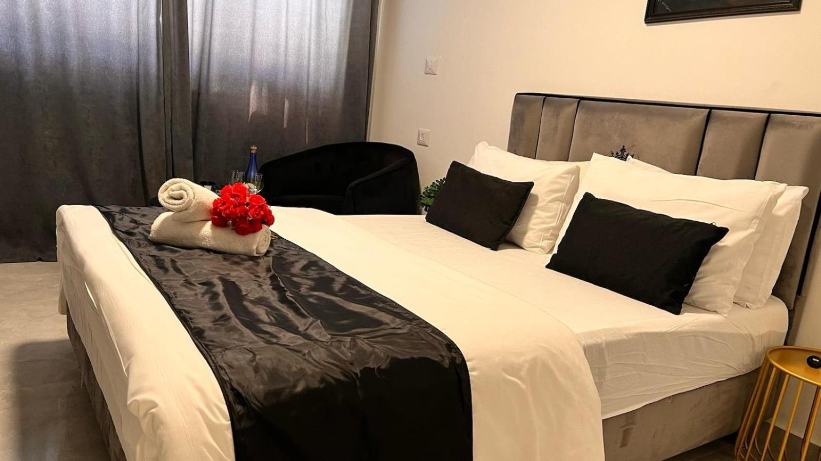 Elis Boutique Hotel Bat Yam Exterior foto