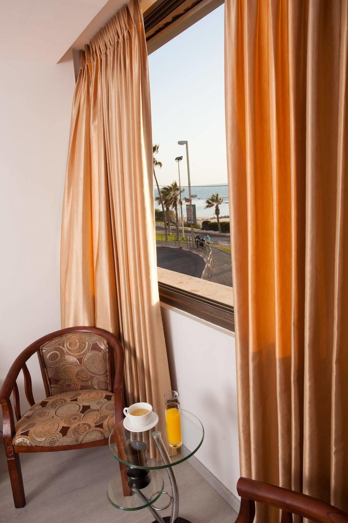 Elis Boutique Hotel Bat Yam Exterior foto