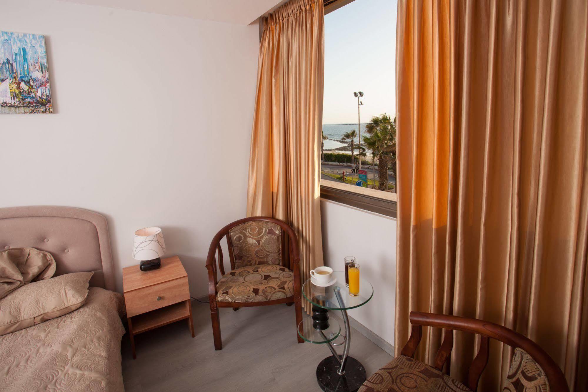 Elis Boutique Hotel Bat Yam Exterior foto