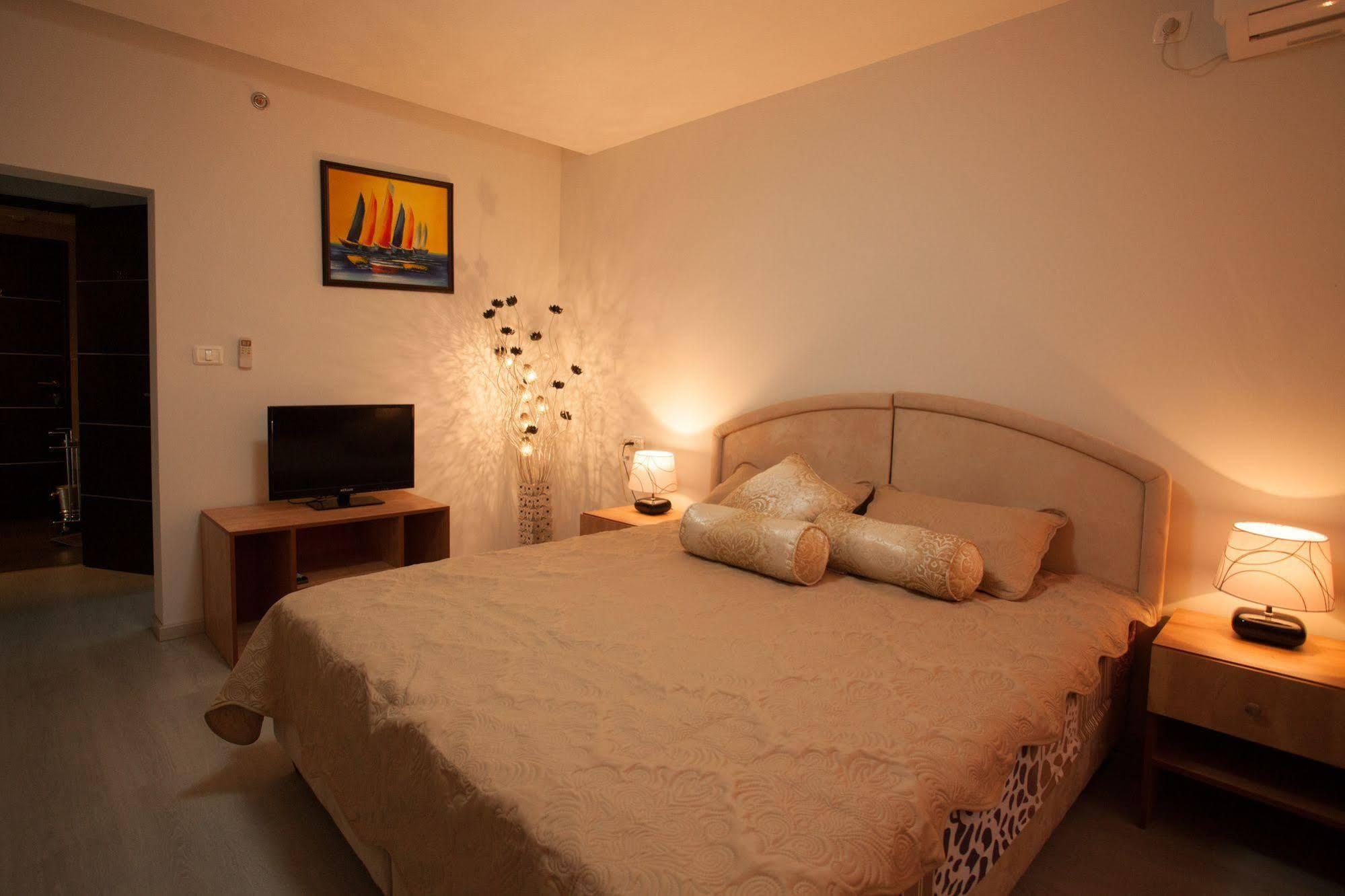 Elis Boutique Hotel Bat Yam Exterior foto